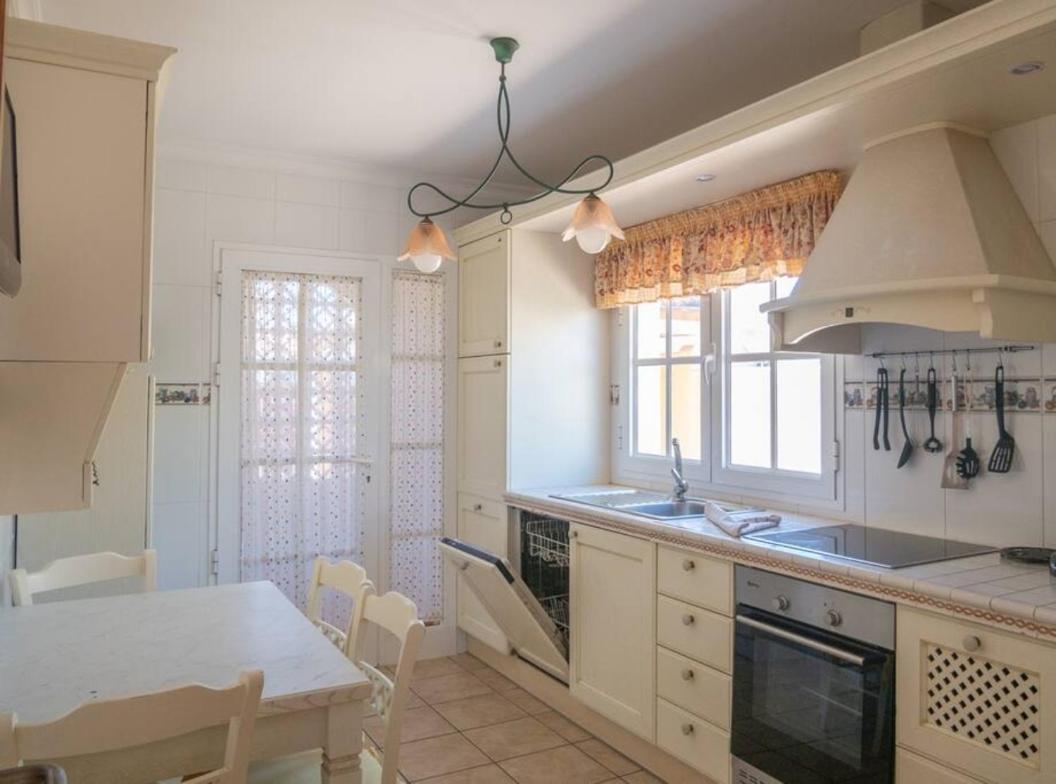 Holiday Villa Vergel With Huge Private Pool, Jacuzzi, Sauna & Bbq By Amazzzing Travel Caleta De Fuste Exterior photo