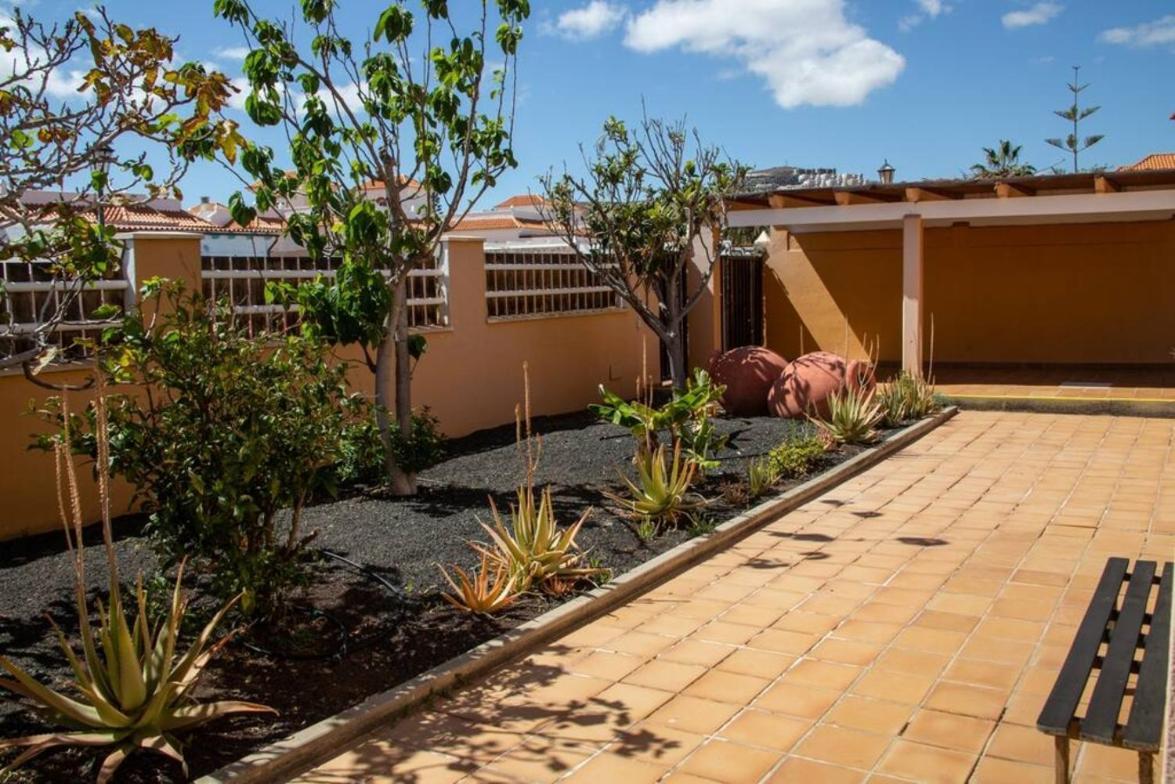 Holiday Villa Vergel With Huge Private Pool, Jacuzzi, Sauna & Bbq By Amazzzing Travel Caleta De Fuste Exterior photo