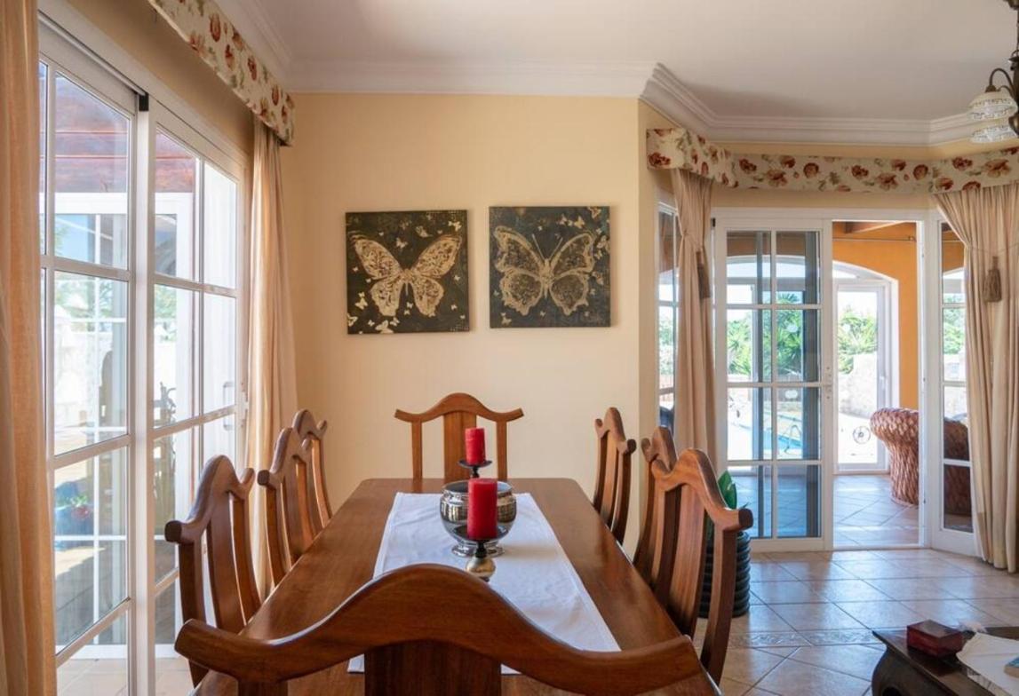 Holiday Villa Vergel With Huge Private Pool, Jacuzzi, Sauna & Bbq By Amazzzing Travel Caleta De Fuste Exterior photo